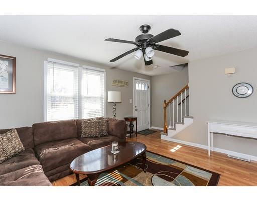 108 Merrimack Meadows Ln, Tewksbury, MA 01876