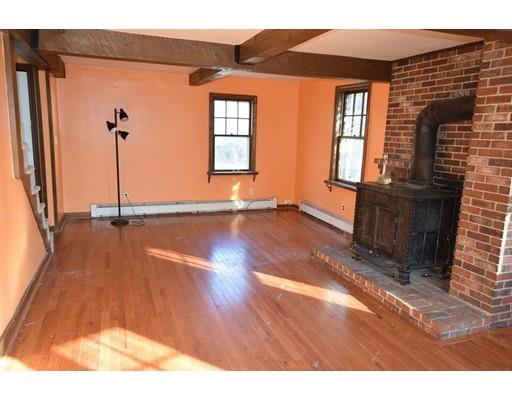 11 Bancroft St, Tyngsborough, MA 01879