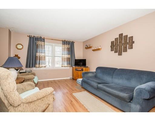 7 Birchmont St, Tyngsborough, MA 01879