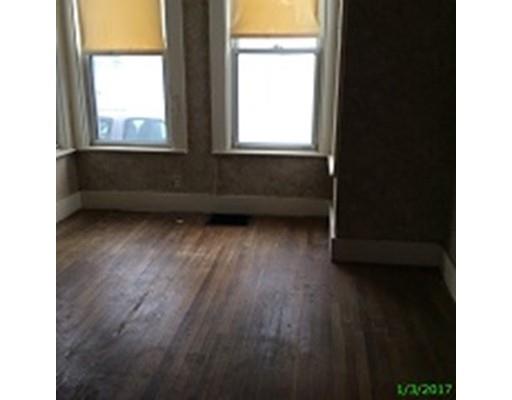 69 Lexington St, Lynn, MA 01902