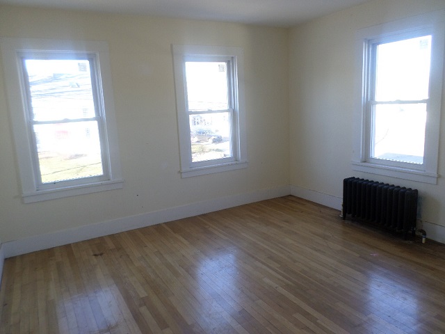 108 Friend StAmesbury, MA, 01913Essex County