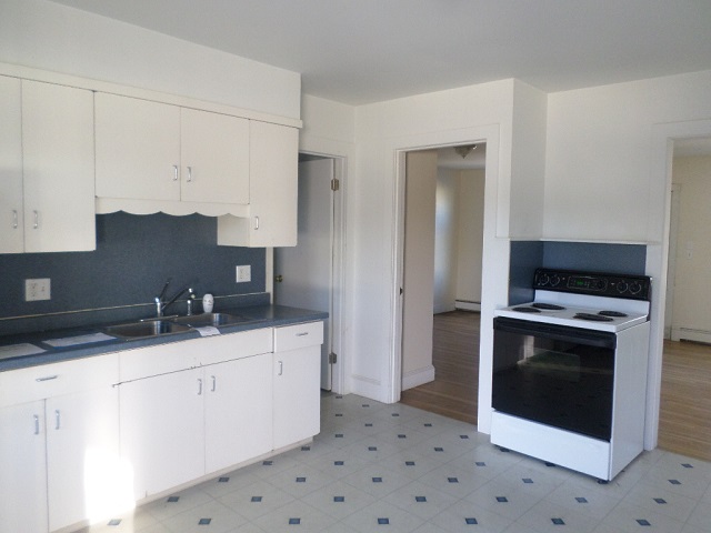 108 Friend StAmesbury, MA, 01913Essex County