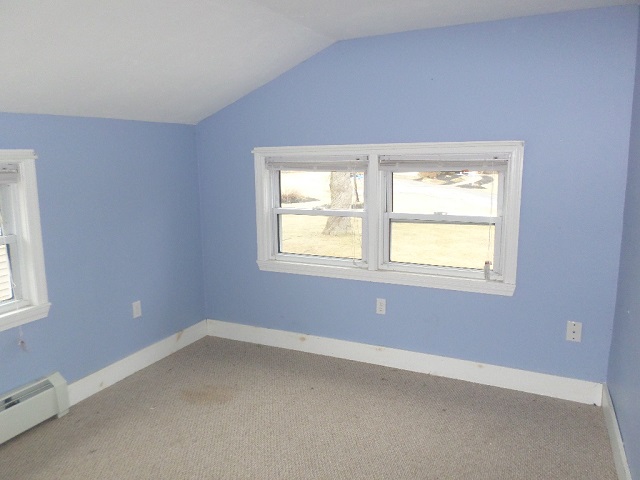 10 Lindbergh AveAmesbury, MA, 01913Essex County
