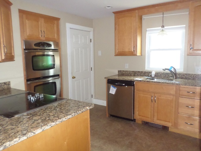 10 Lindbergh AveAmesbury, MA, 01913Essex County