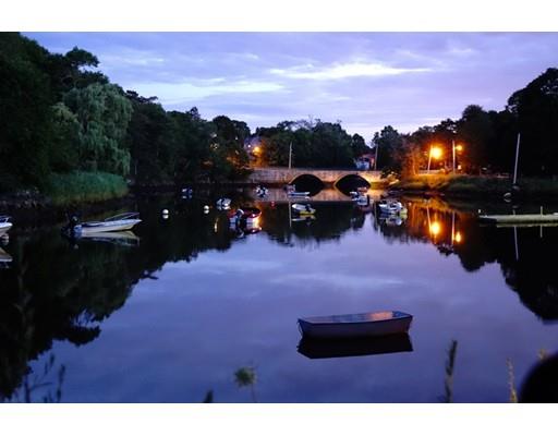 24 Green St, Ipswich, MA 01938