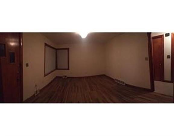 Roslyn Street Ct, Salem, MA 01970