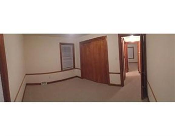 Roslyn Street Ct, Salem, MA 01970