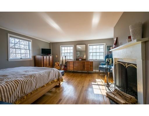74 Essex St, Salem, MA 01970