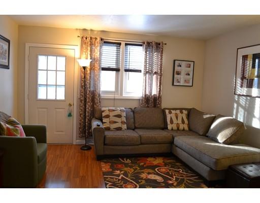 19 Summerville Rd, Foxboro, MA 02035