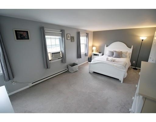 45 Cobb Rd, Wrentham, MA 02093