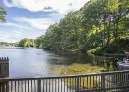 71 Walnut St, Wrentham, MA 02093