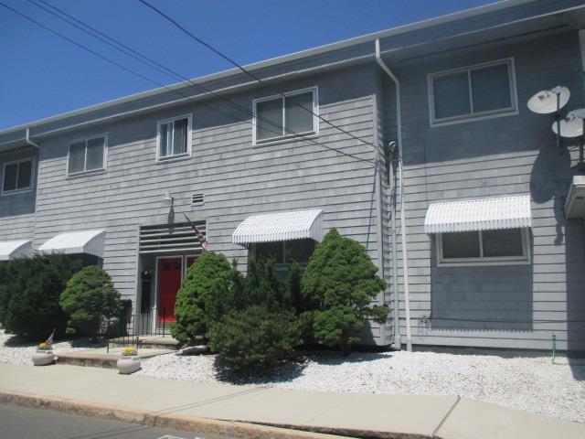 210 Endicott Avenue2bRevere, MA, 02151Suffolk County