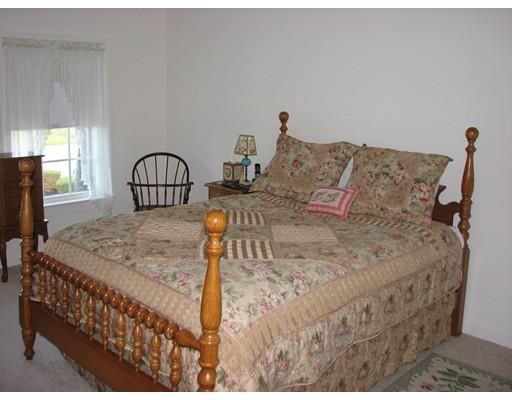 19 Stone Meadow Dr, Bridgewater, MA 02324
