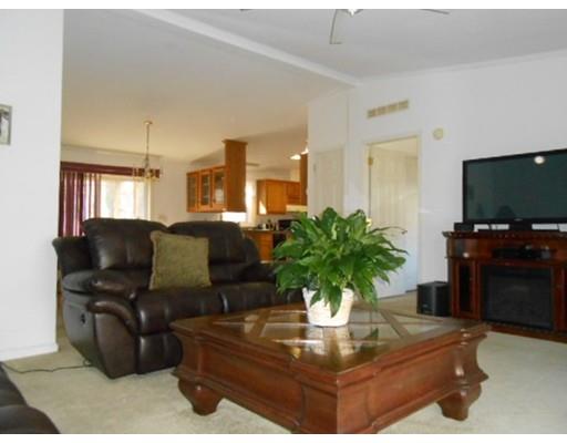 4505 Oak Point Dr, Middleboro, MA 02346