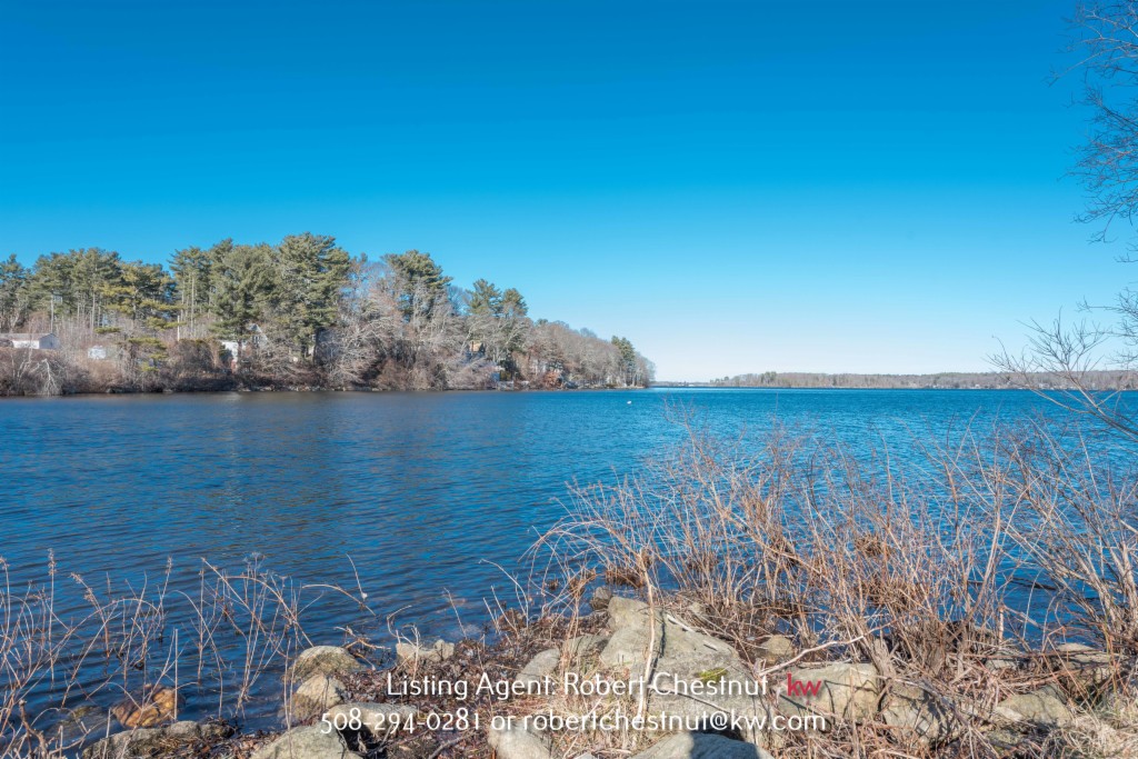 9 Deneise St, Lakeville, MA 02347