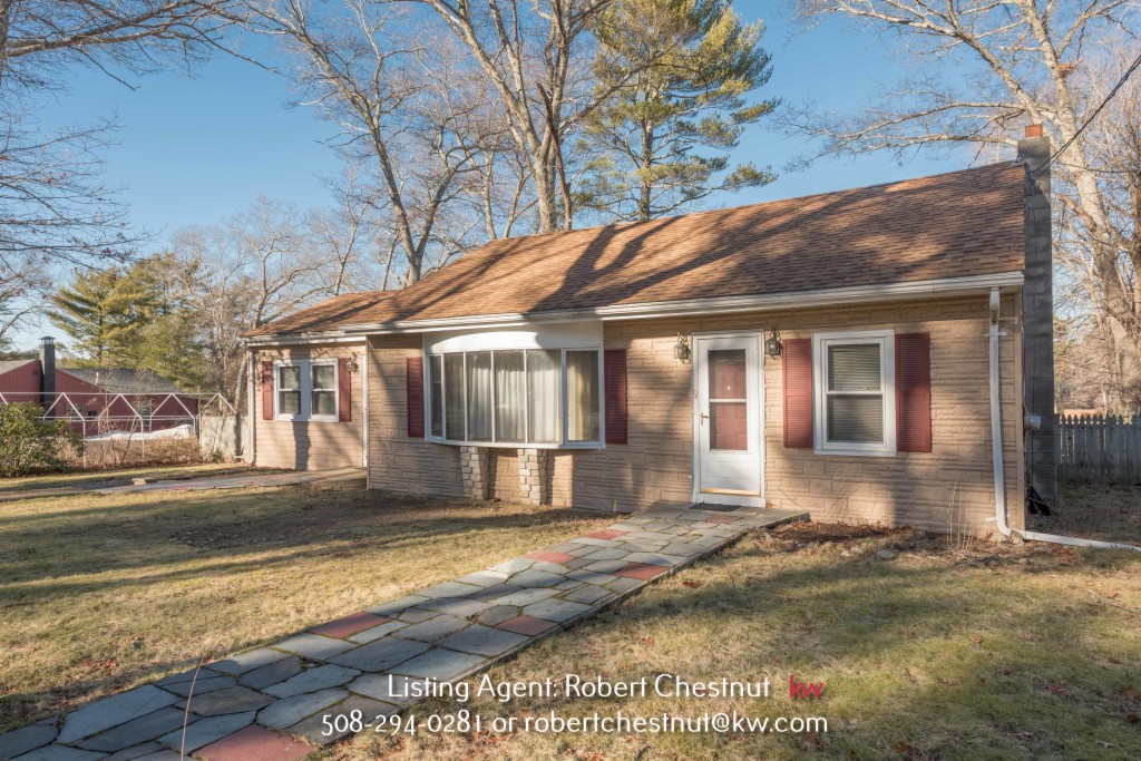 9 Deneise St, Lakeville, MA 02347
