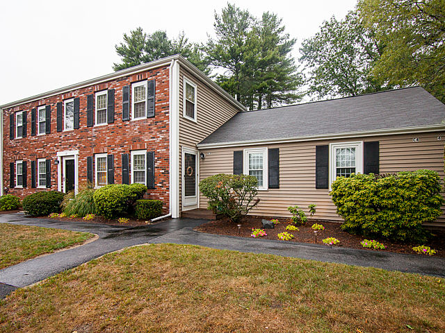 25 Reservoir Rd U:C3, Pembroke, MA 02359