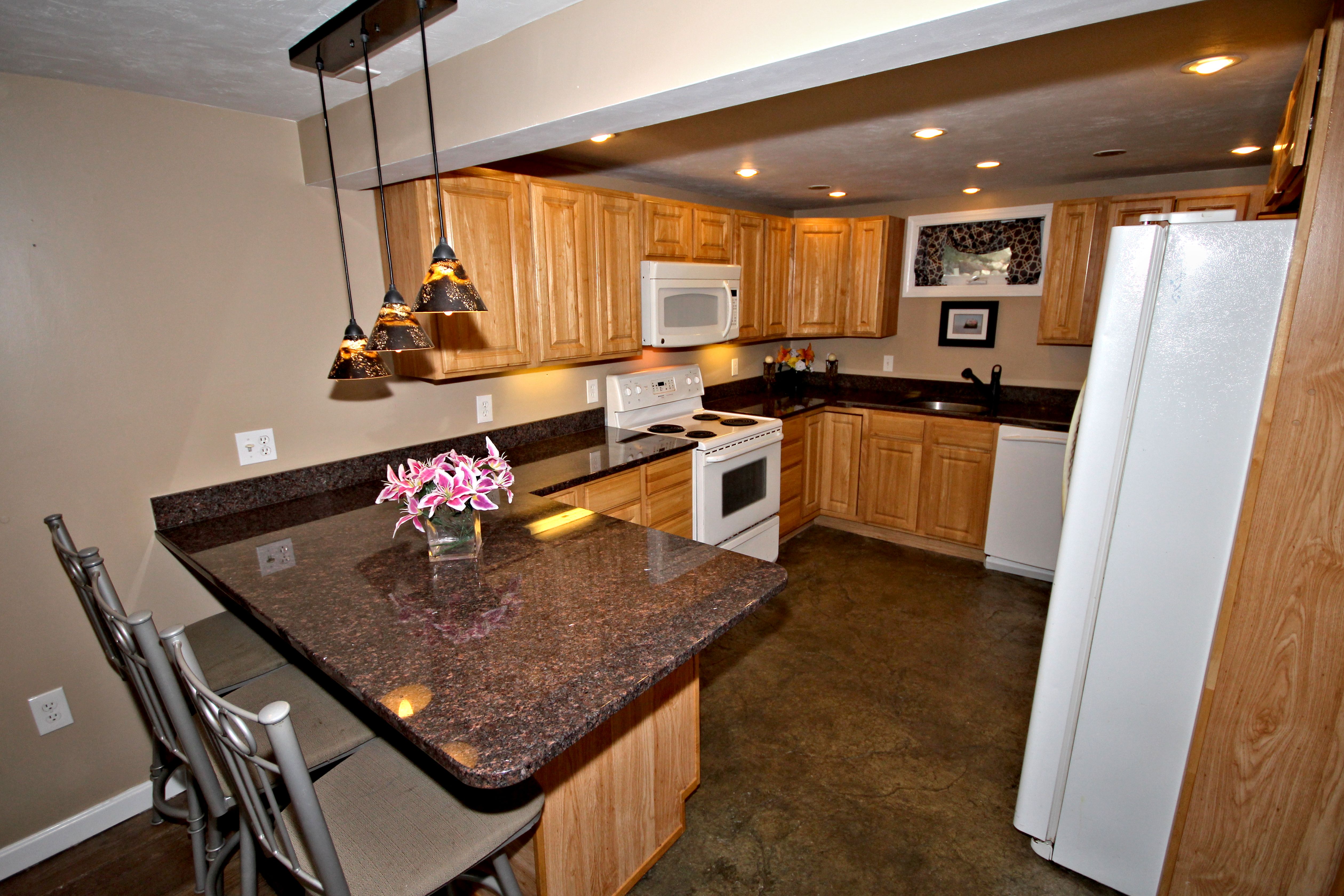 59 Hyannis Road, Plymouth, MA 02360