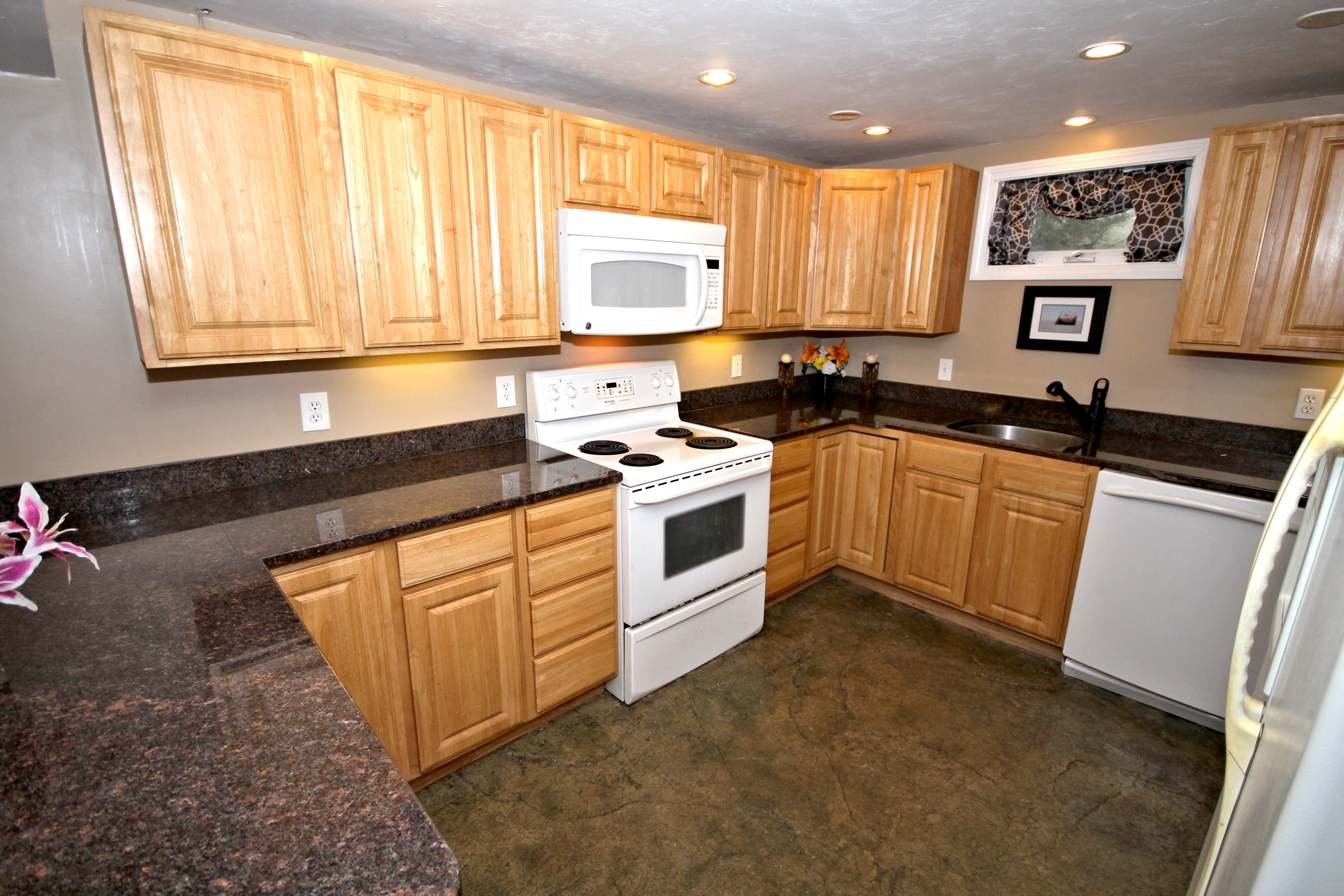 59 Hyannis Road, Plymouth, MA 02360