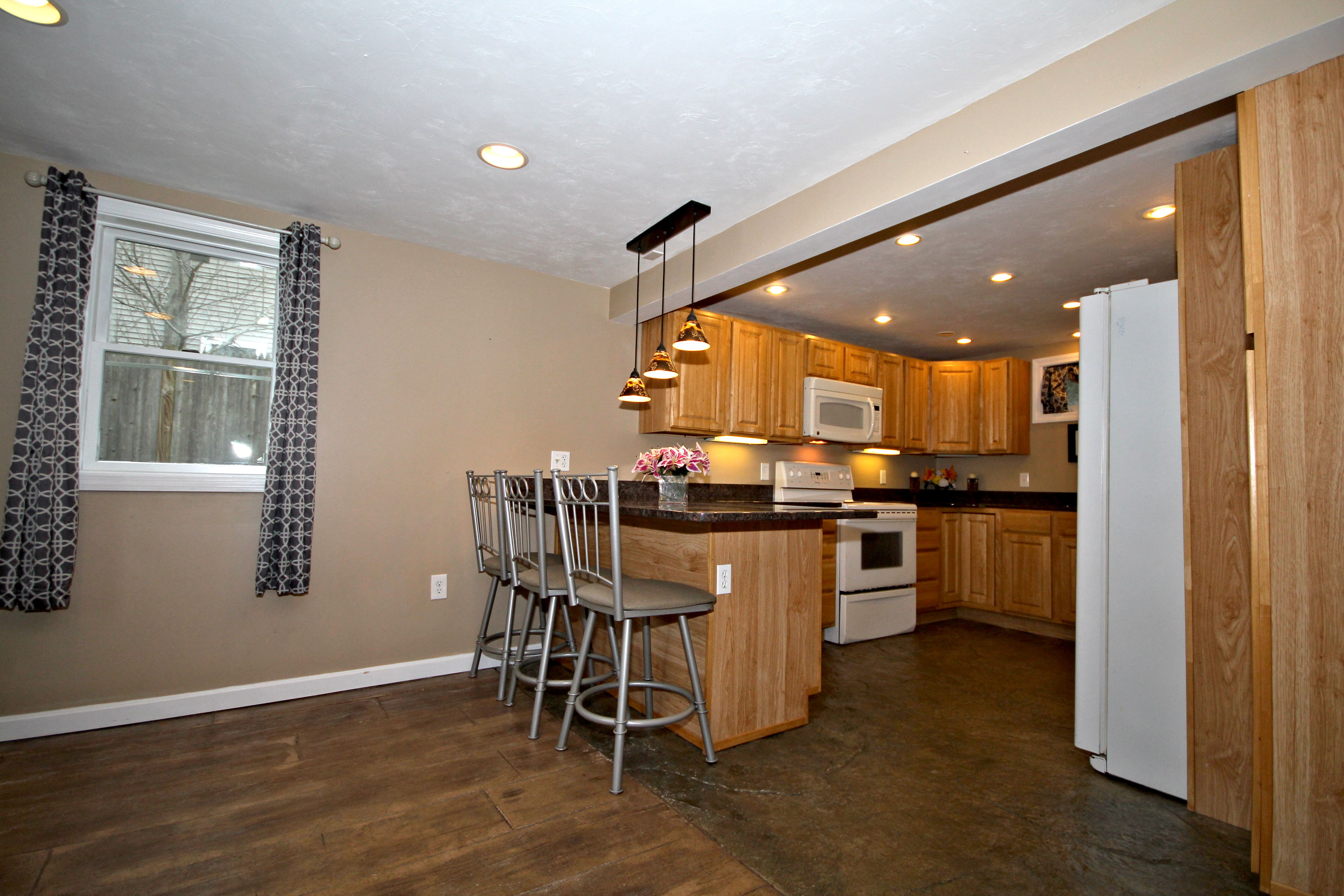 59 Hyannis Road, Plymouth, MA 02360