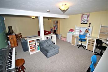 18 Colony Beach Blvd, Plymouth, MA 02360