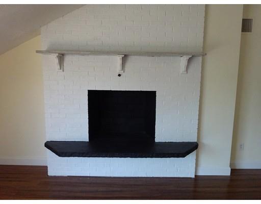 16 Bowsprit Ln, Bourne, MA 02532