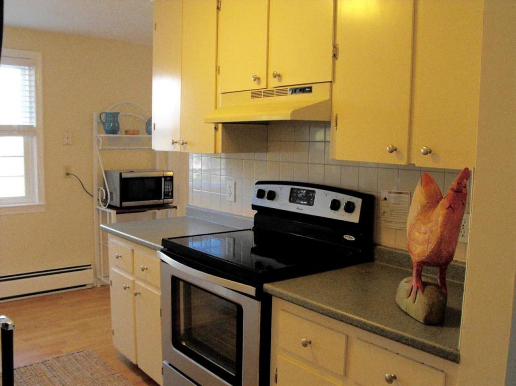 4 Jamie Lane, East Falmouth, MA 02536