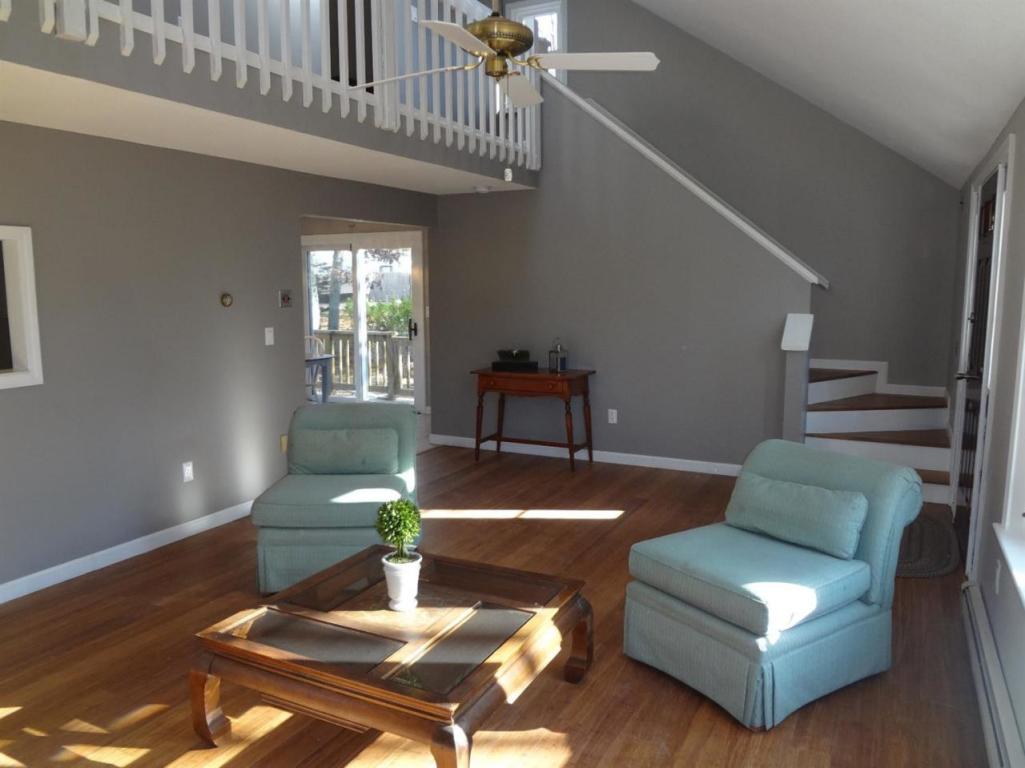 2 Marshall Drive, East Falmouth, MA 02536