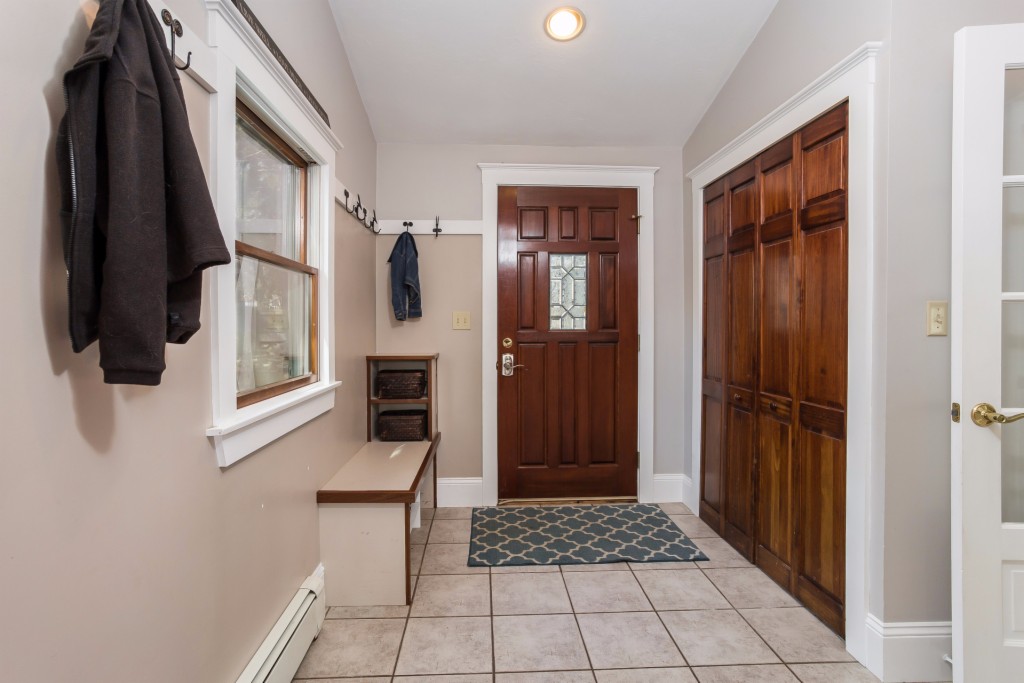 16 Chippewa Drive, Wareham, MA 02571