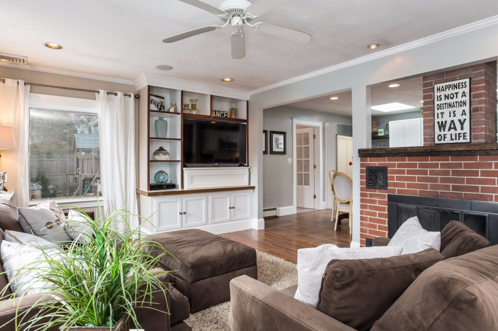 16 Chippewa Drive, Wareham, MA 02571