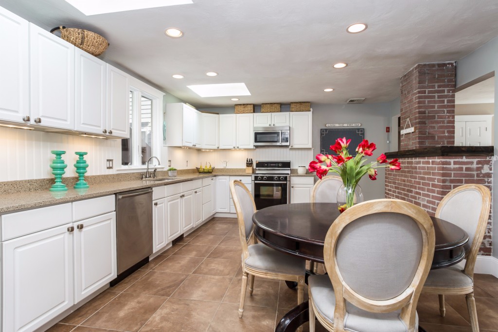 16 Chippewa Drive, Wareham, MA 02571
