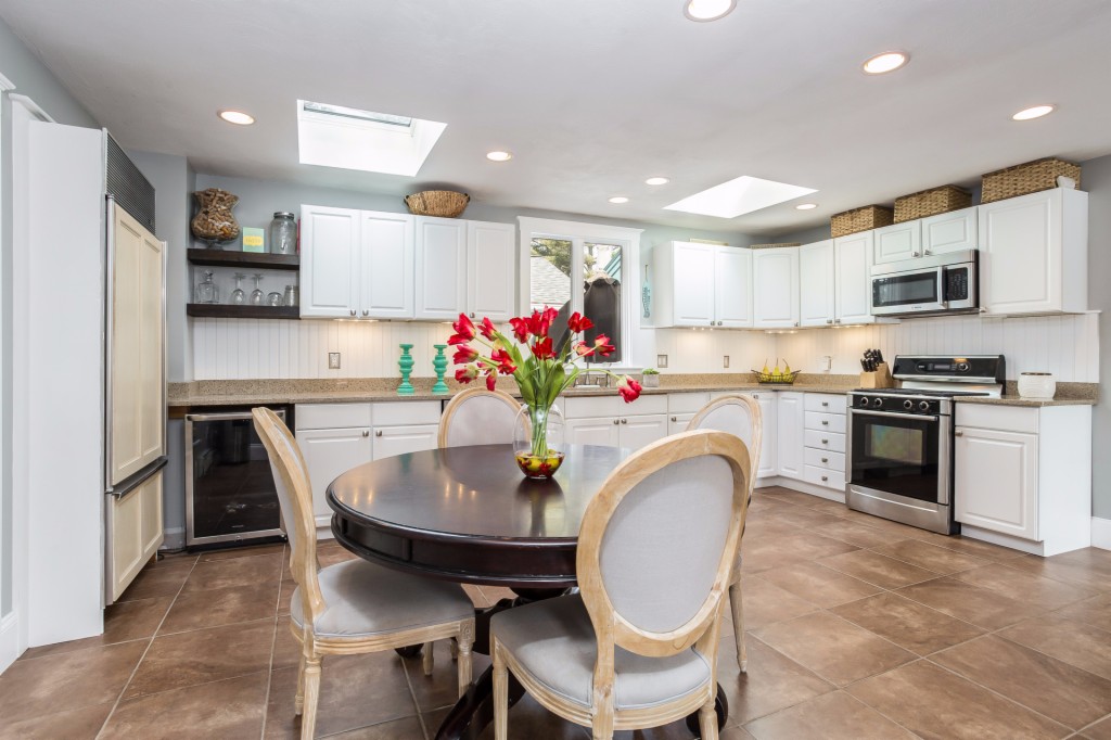 16 Chippewa Drive, Wareham, MA 02571