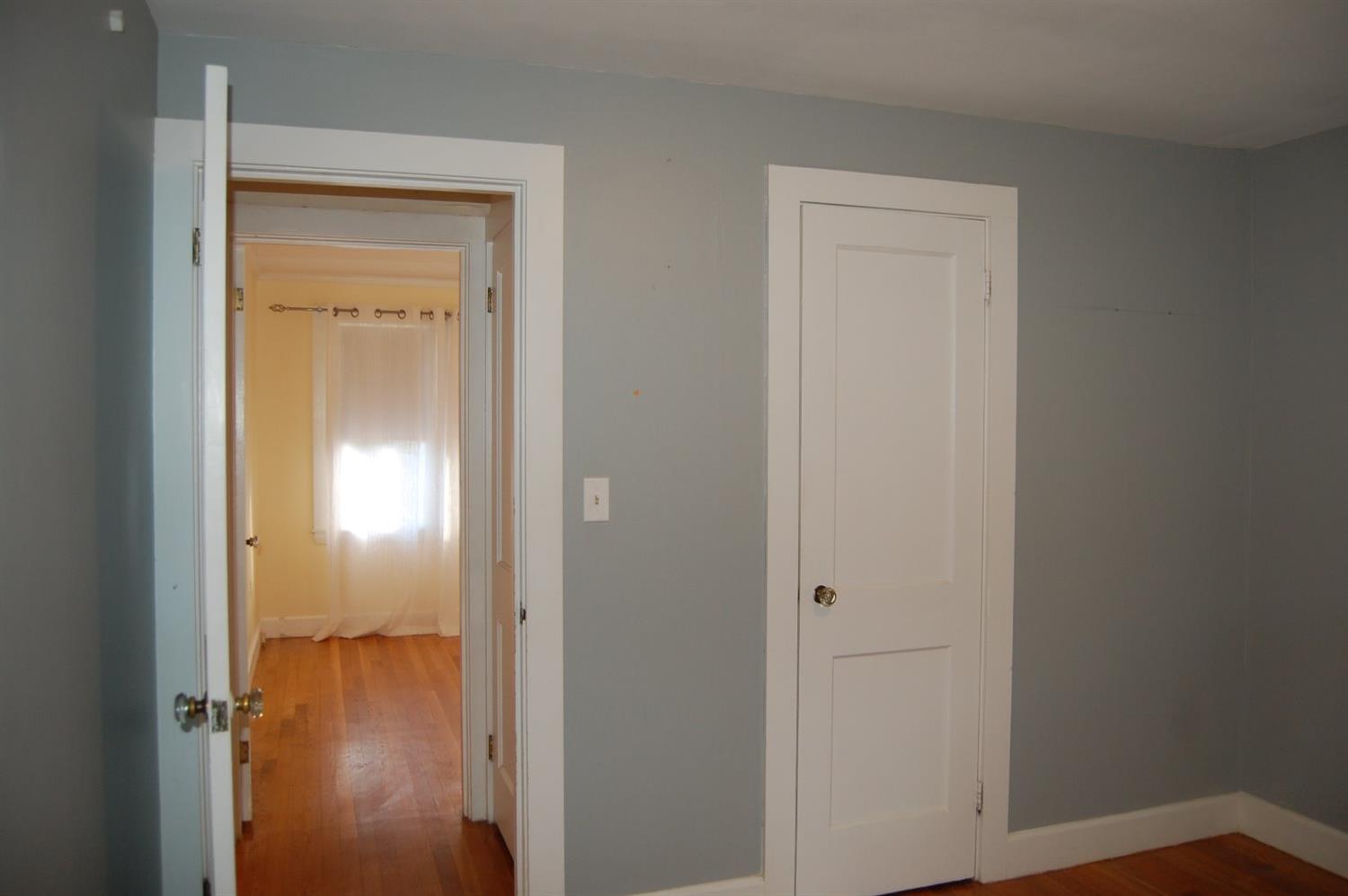 37 Walton Ave, Hyannis, MA 02601