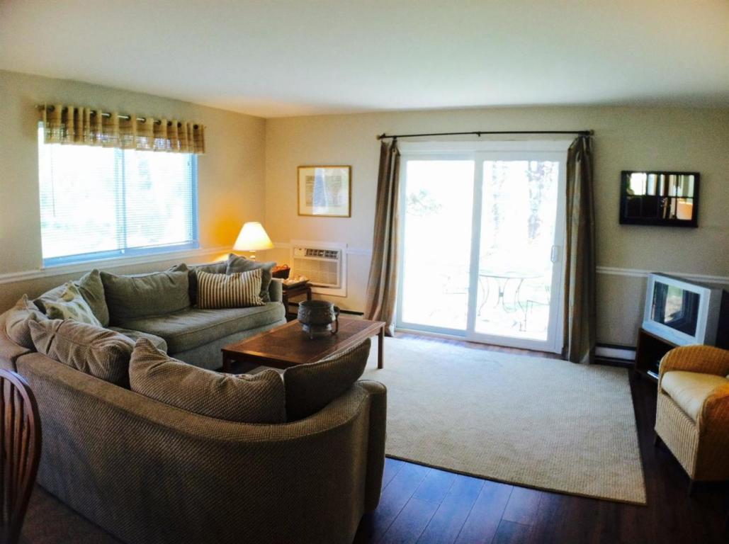 17 Middlecott Lane, Brewster, MA 02631