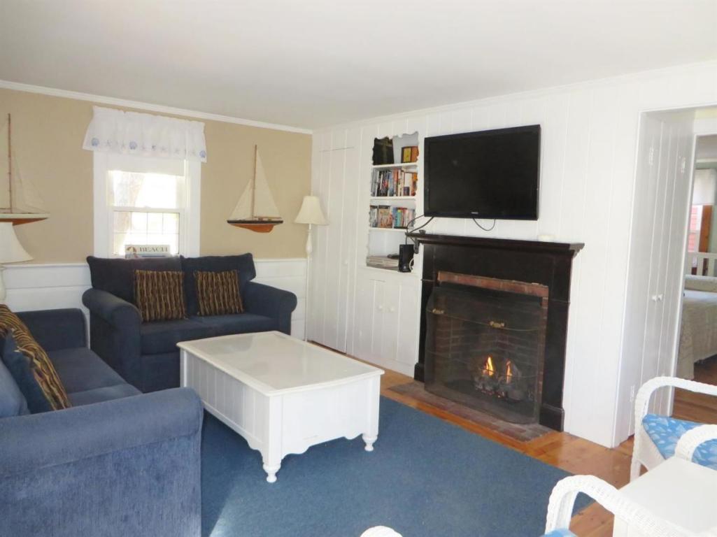 14 Ocean Park West, Dennis Port, MA 02639