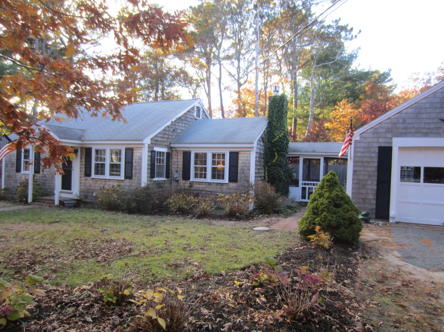 8 Nevins Ln, West Harwich, MA 02671
