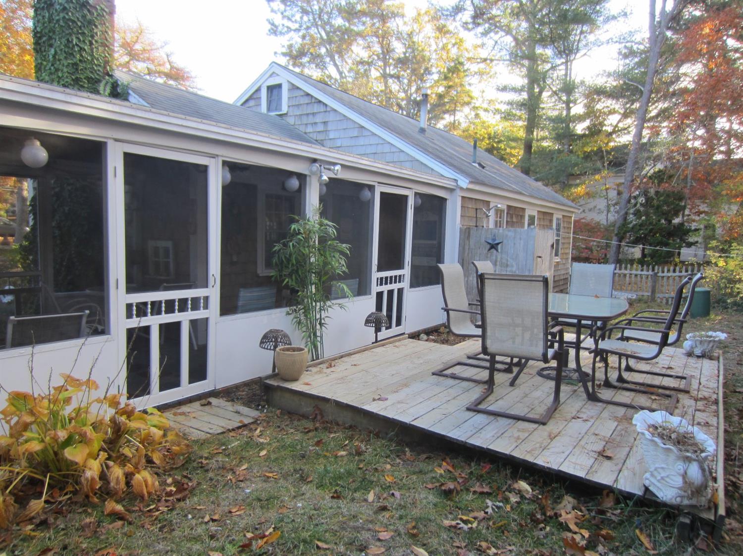 8 Nevins Ln, West Harwich, MA 02671