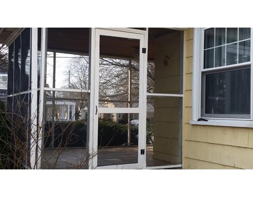 407 Rochester St, Fall River, MA 02720