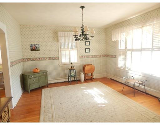 1786 Robeson St, Fall River, MA 02720