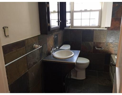 2373 Riverside Ave, Somerset, MA 02726