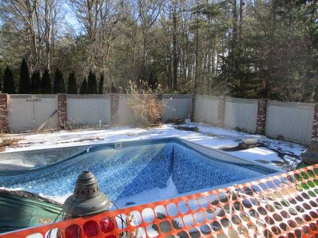 Acushnet, MA 02743