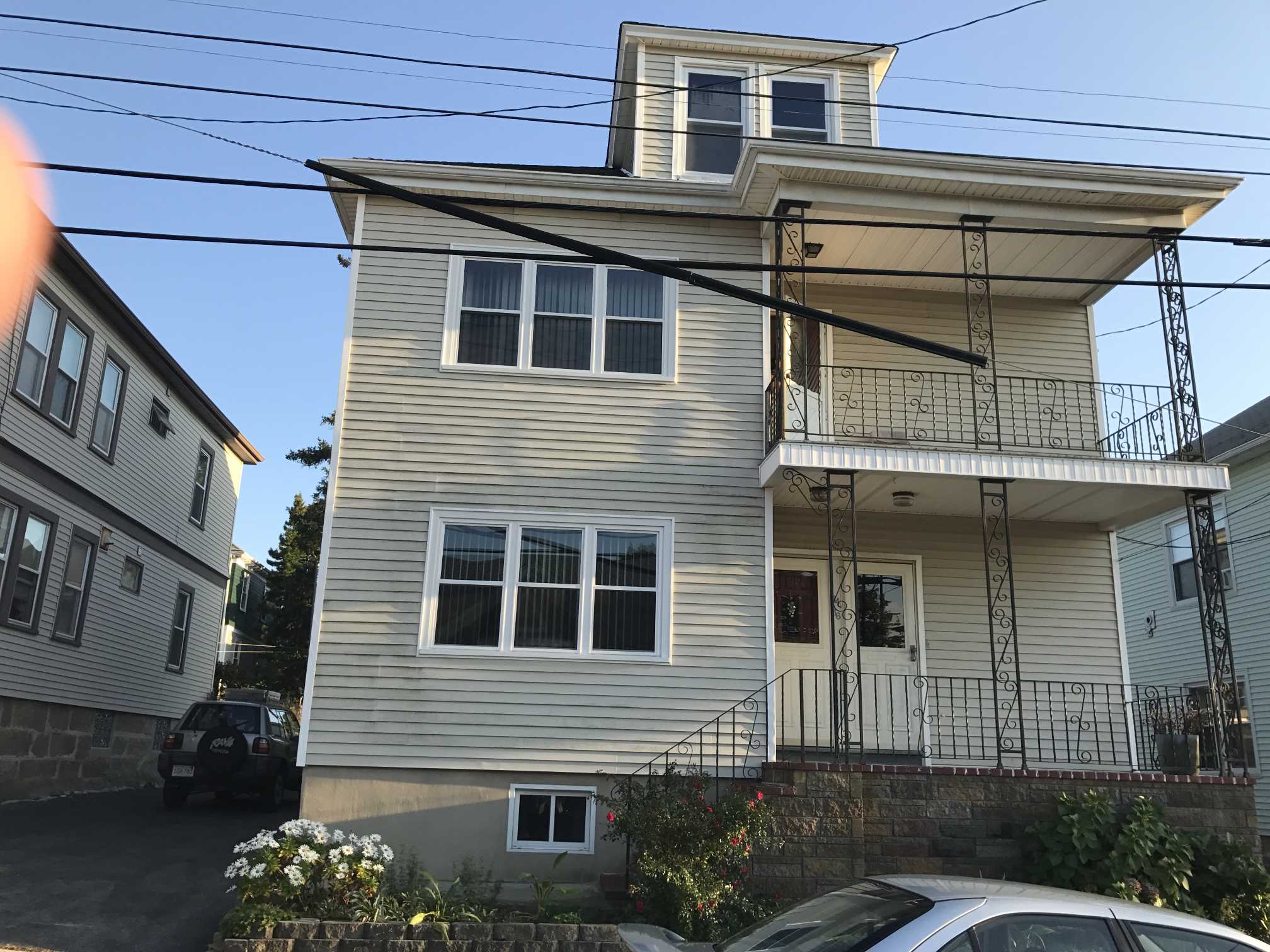 84-86 Woodlawn St, New Bedford, MA 02744