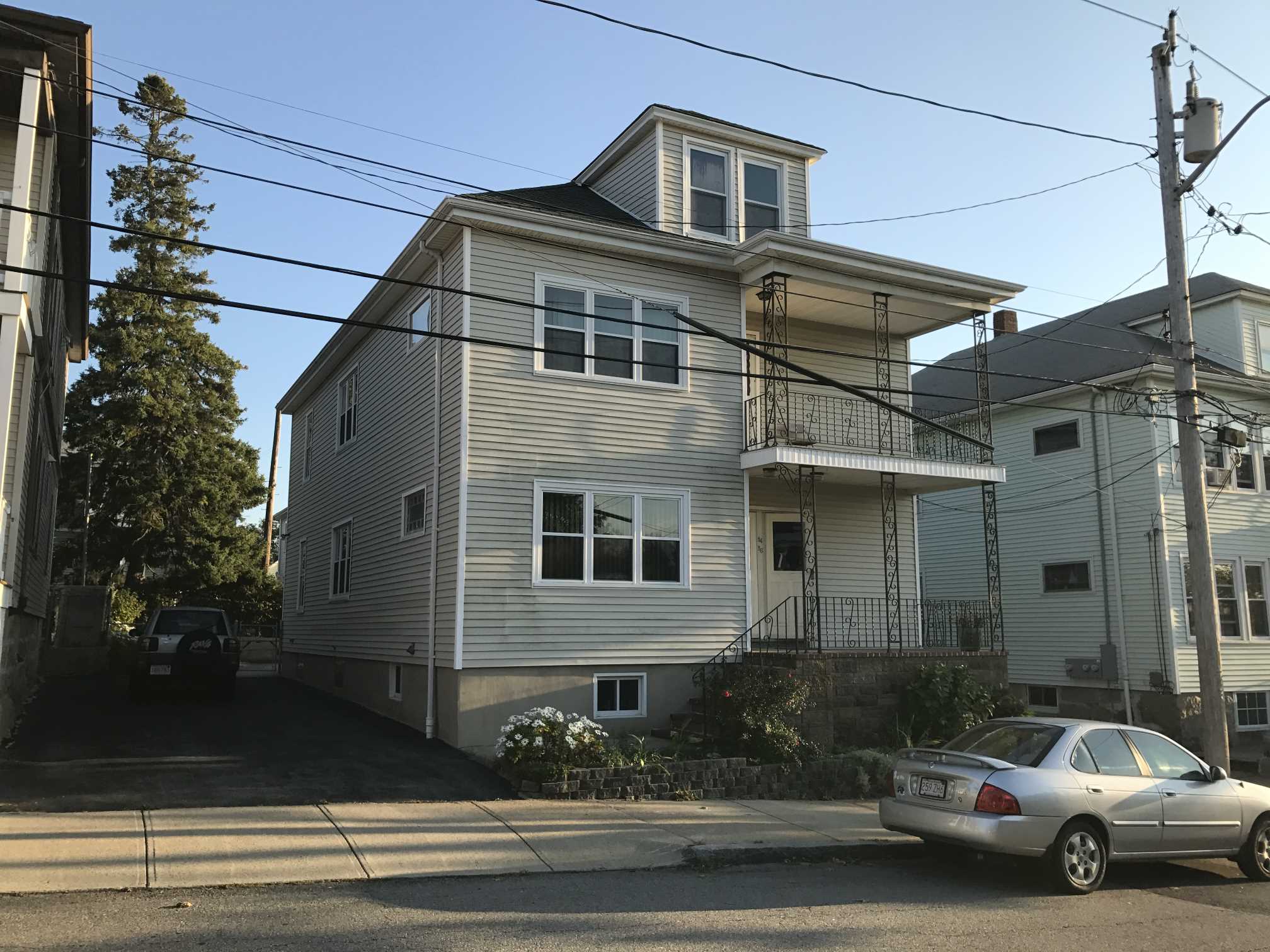 84-86 Woodlawn St, New Bedford, MA 02744