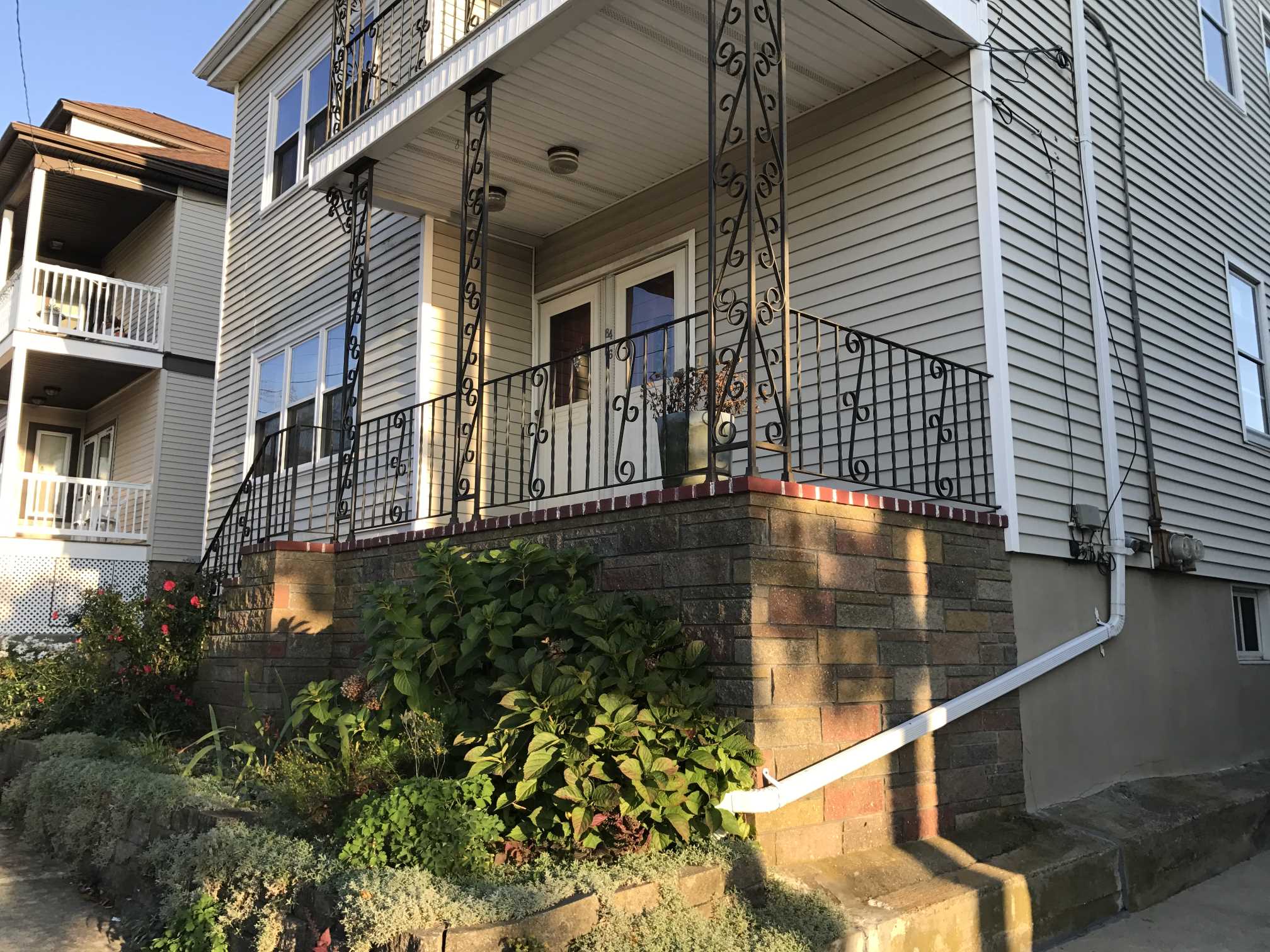 84-86 Woodlawn St, New Bedford, MA 02744