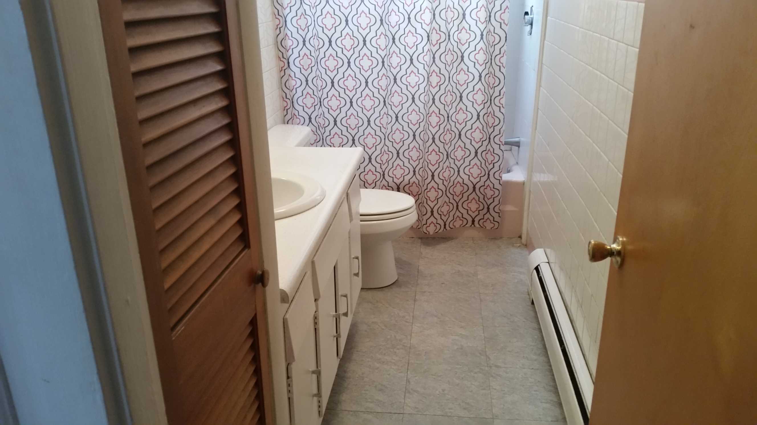 73 Arlington St, New Bedford, MA 02745