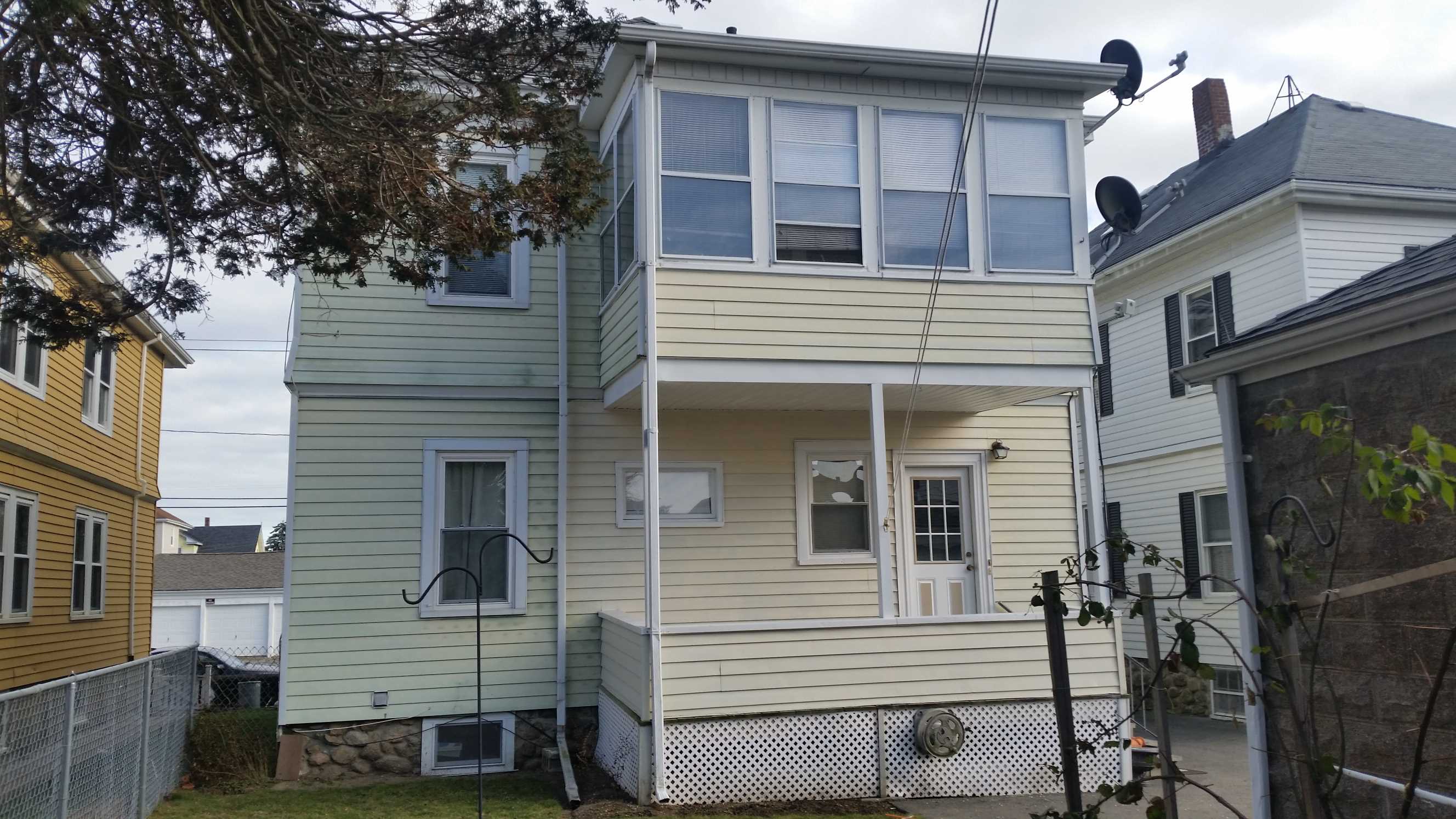 73 Arlington St, New Bedford, MA 02745