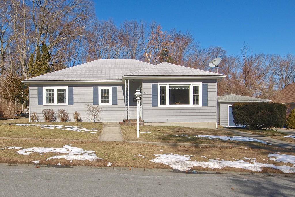 89 Lexington Ave, Dartmouth, MA 02747