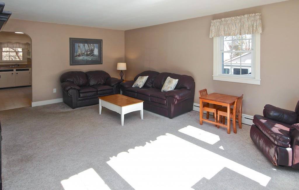 89 Lexington Ave, Dartmouth, MA 02747