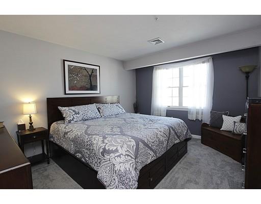 140 Commonwealth Ave, North Attleboro, MA 02760