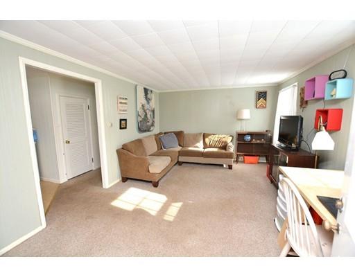 24 Brunner St, Plainville, MA 02762